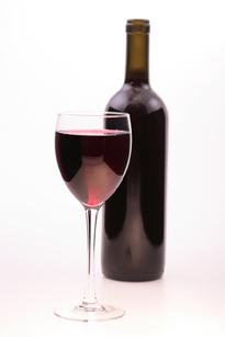 Las exportaciones españolas de vino generaron 1.201 millones hasta julio