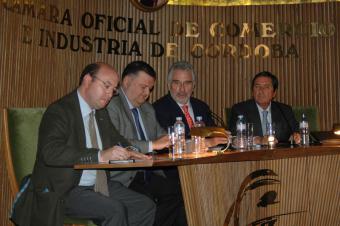 En representación de Caja Rural del Sur intervino en la apertura de la Jornada el miembro de su Consejo Rector, Ricardo López-Crespo