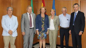 La consejera junto a representantes del sector pesquero y acuícola de Andalucía